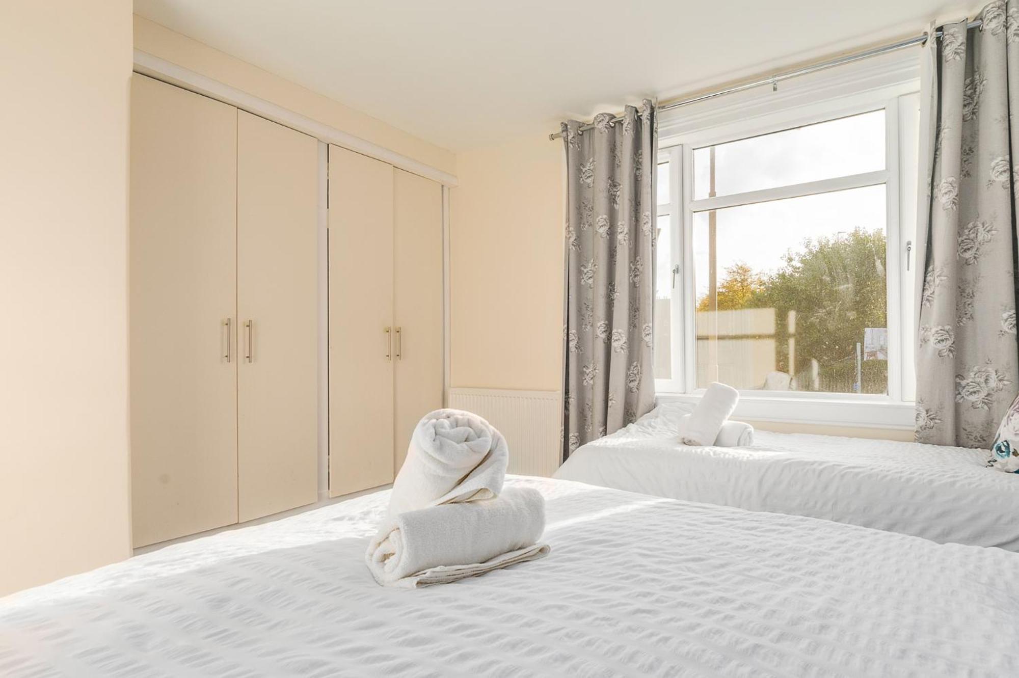 2 Bed Property, Sleeps 5, Free Parking, Near City Centre Единбург Екстериор снимка